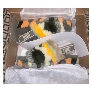 NWOT Olive 🫒 Ugg Fluff Yeah Slides Collegiate